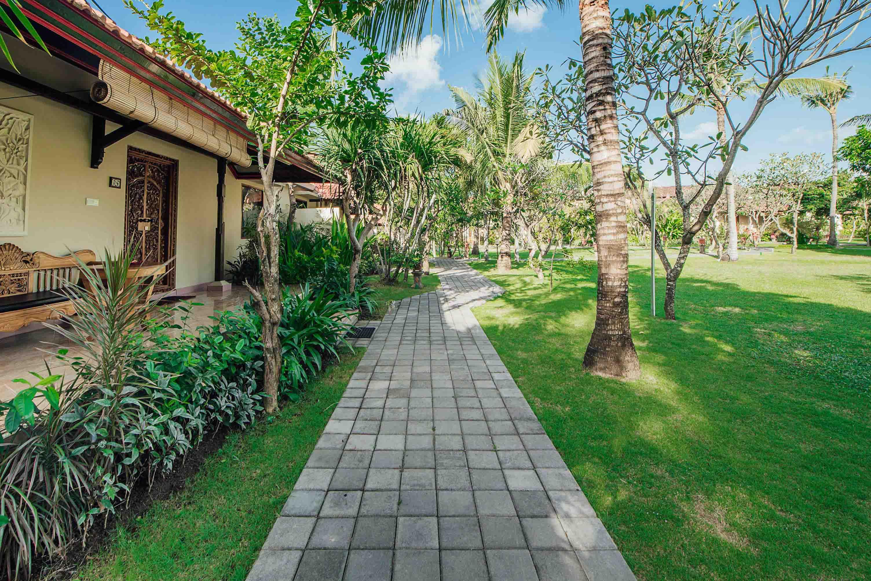 Kuta Puri Bungalows, Villas And Resort Dış mekan fotoğraf
