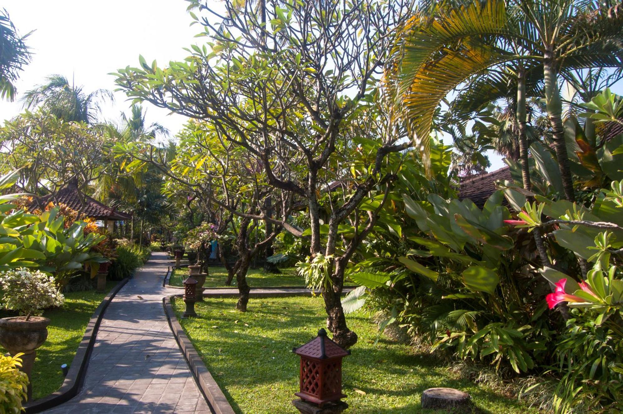 Kuta Puri Bungalows, Villas And Resort Dış mekan fotoğraf